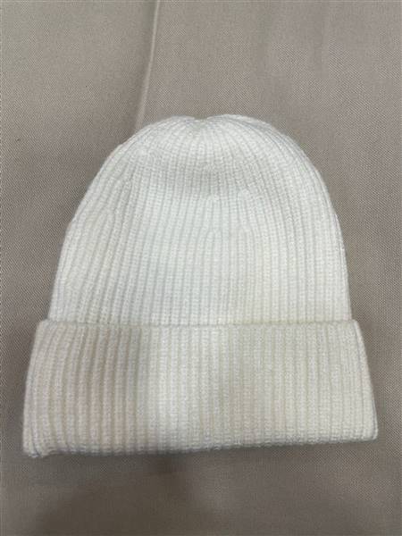 CAPPELLO CON RISVOLTO